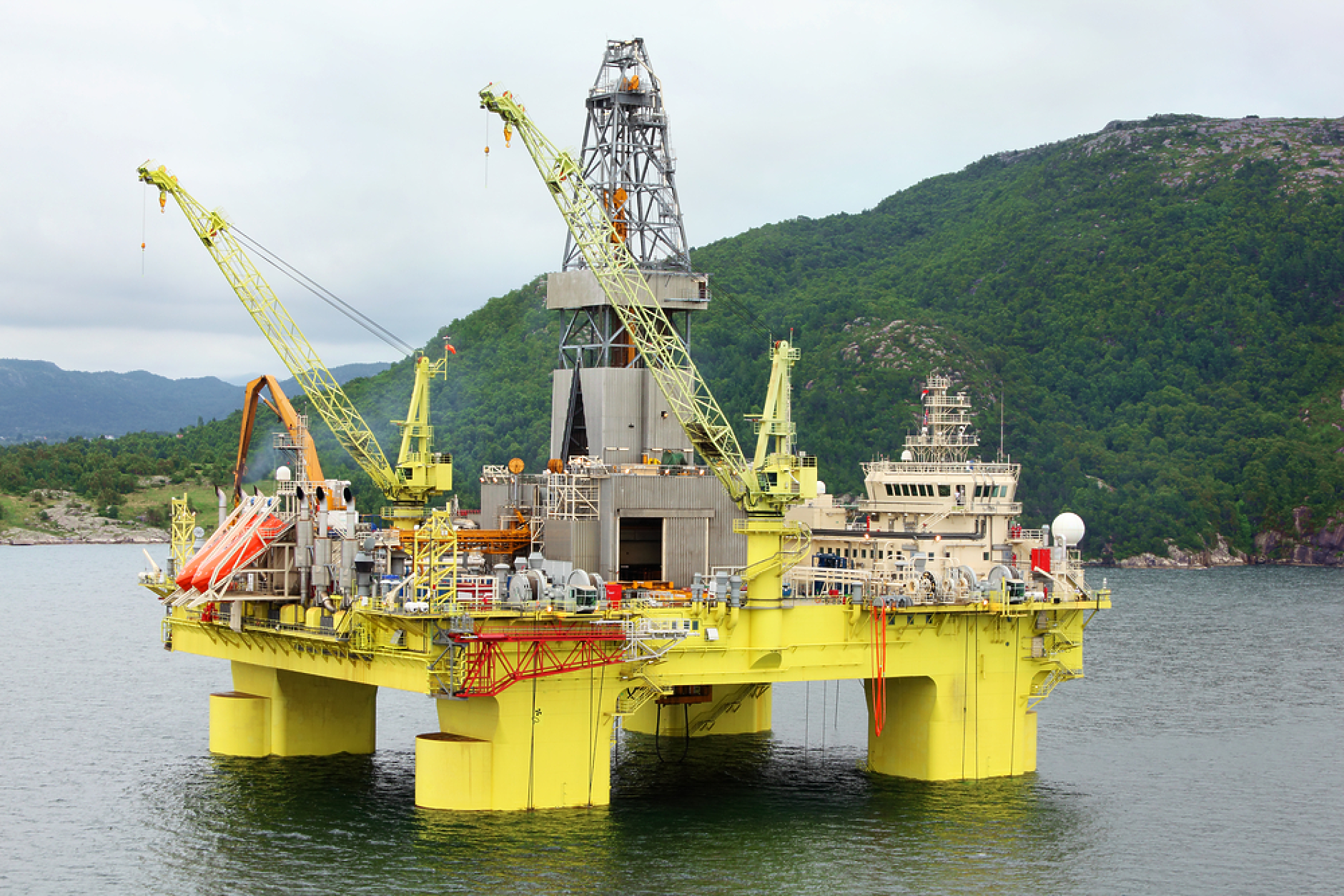 Норвегия увеличава сондажите за нефт и газ в  Баренцово море 