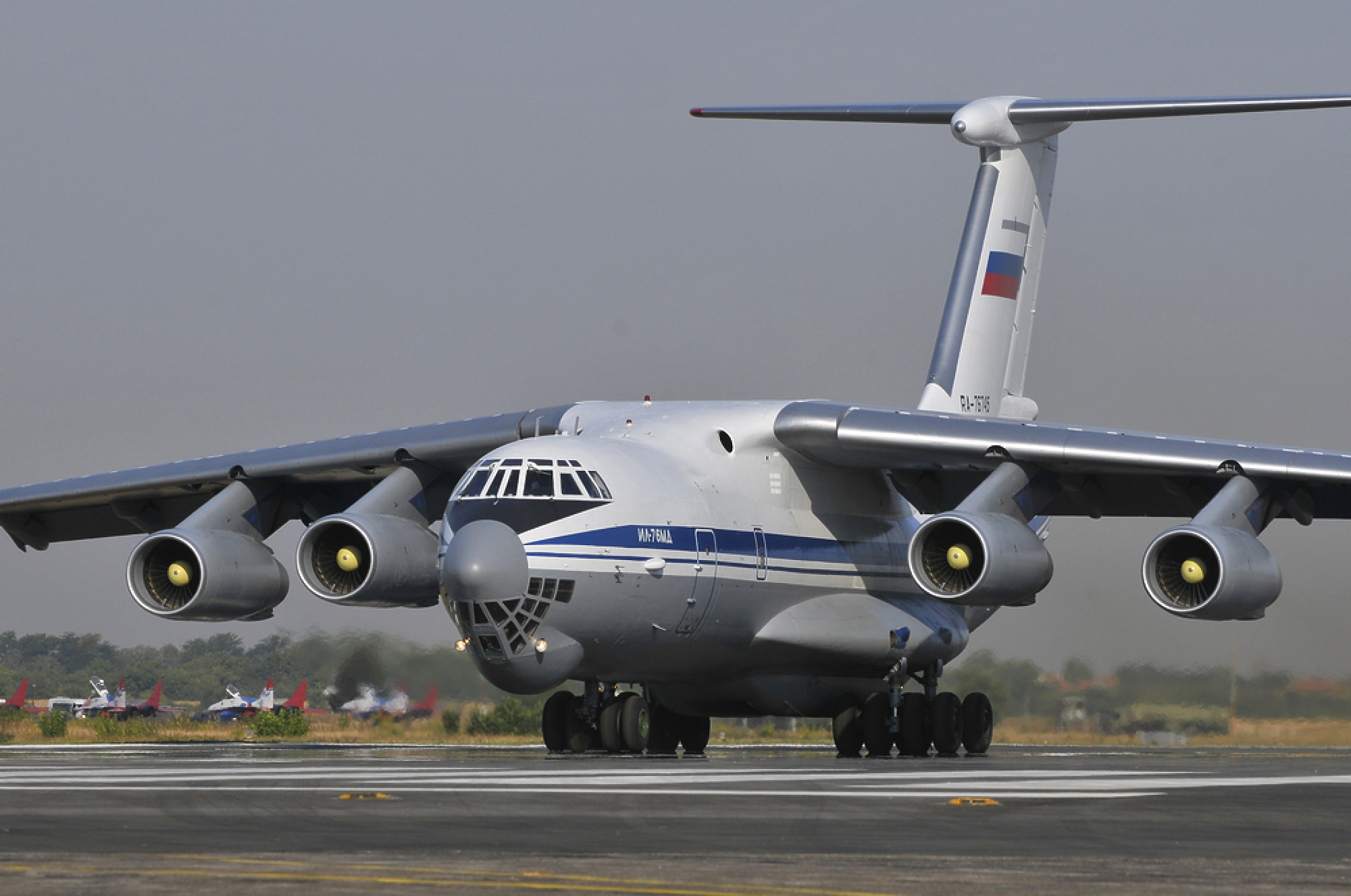 Руски самолет със 74 души на борда се разби край Белгород