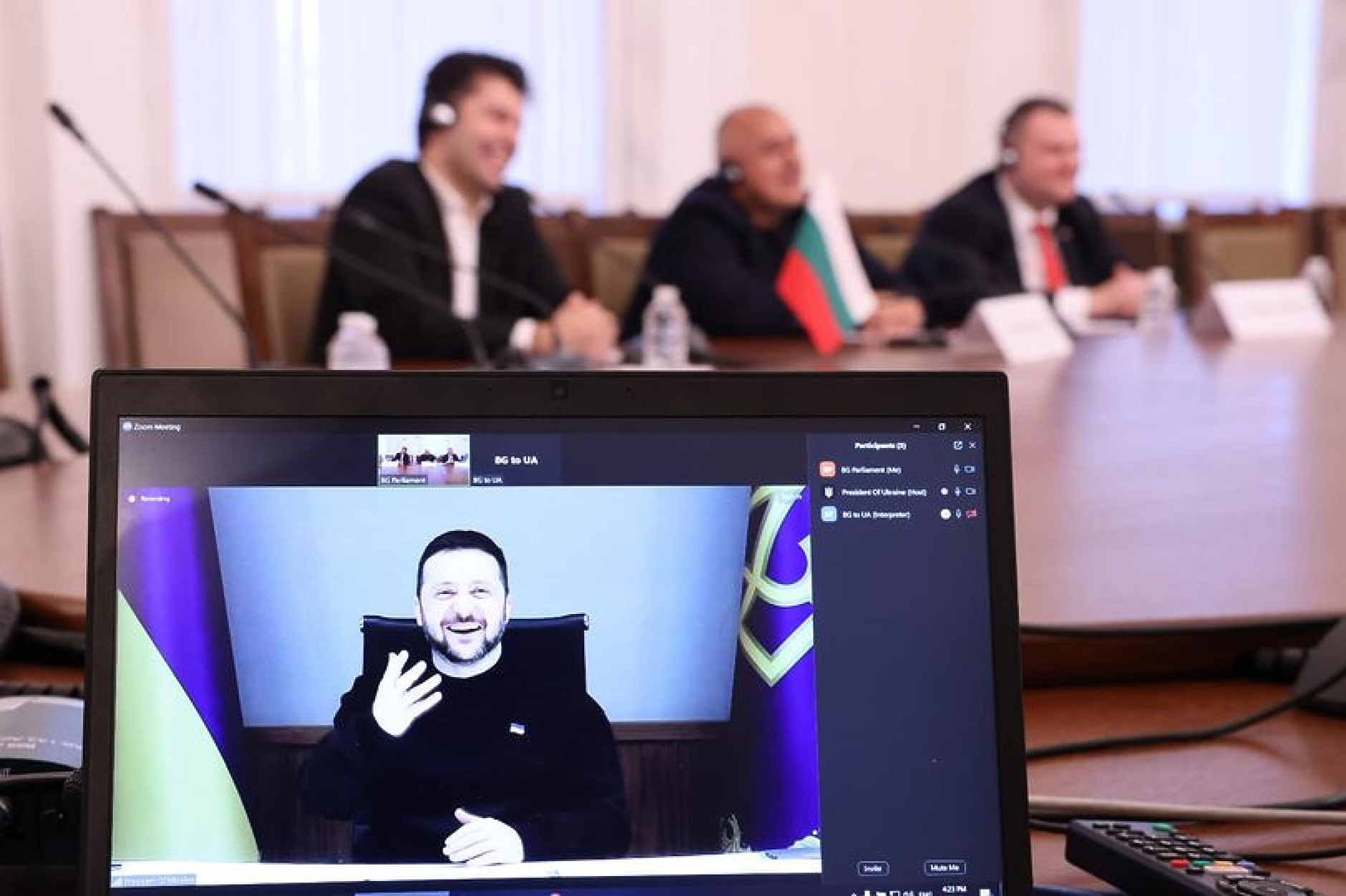 Зеленски проведе видео разговор с Борисов, Пеевски и Кирил Петков