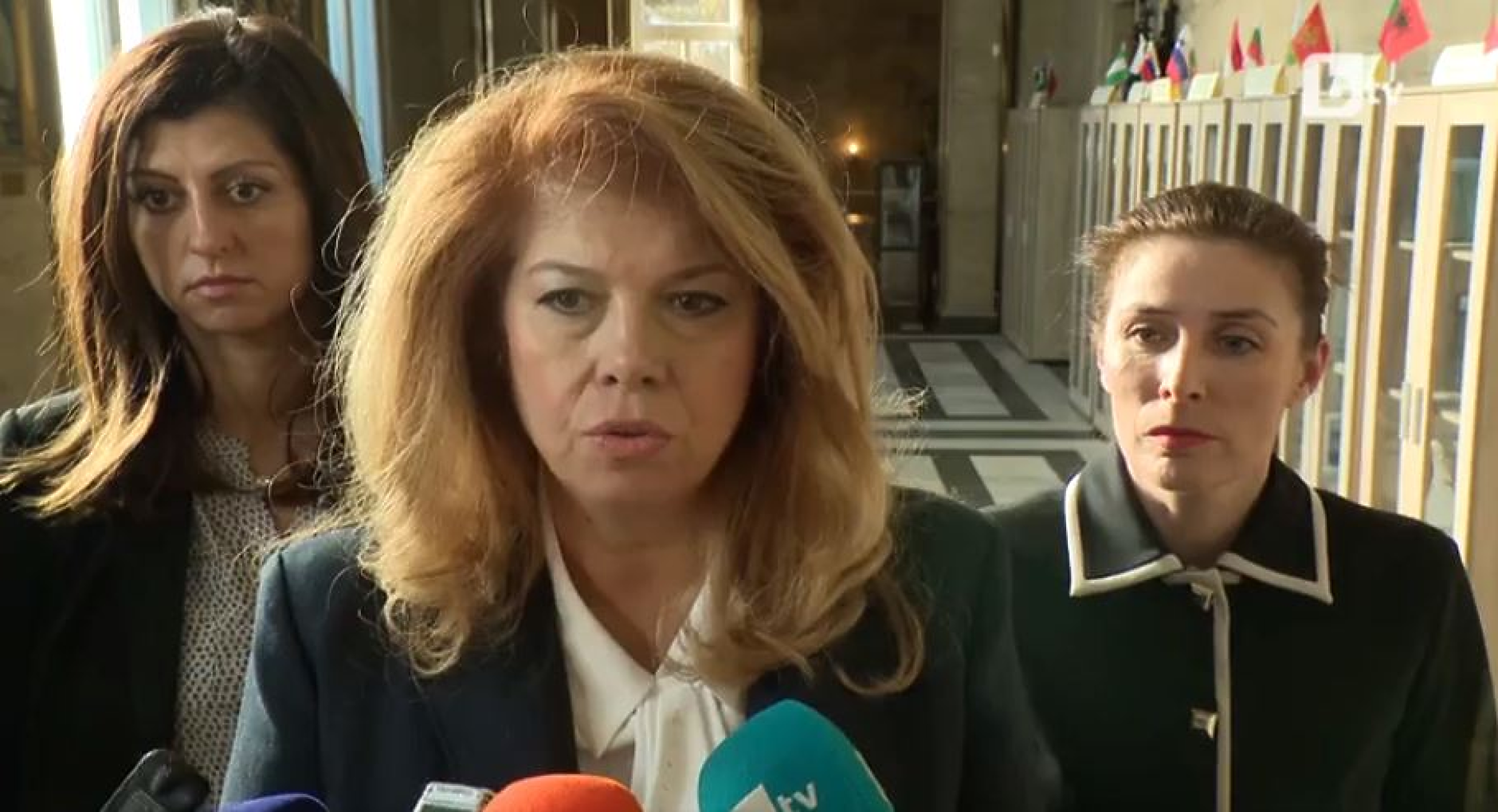 Илияна Йотова: Президентът имаше оферти да стане част от сглобката