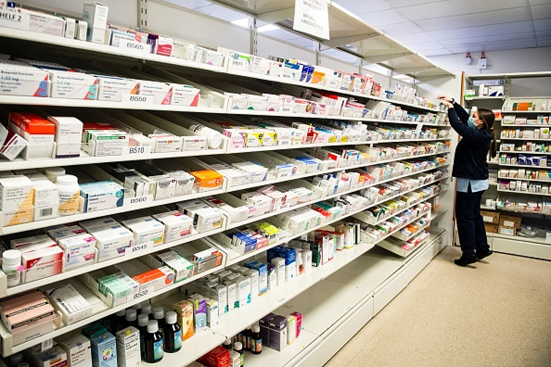 Аптекарите във Великобритания поемат лечението на 7 здравословни проблема вместо личните лекари 