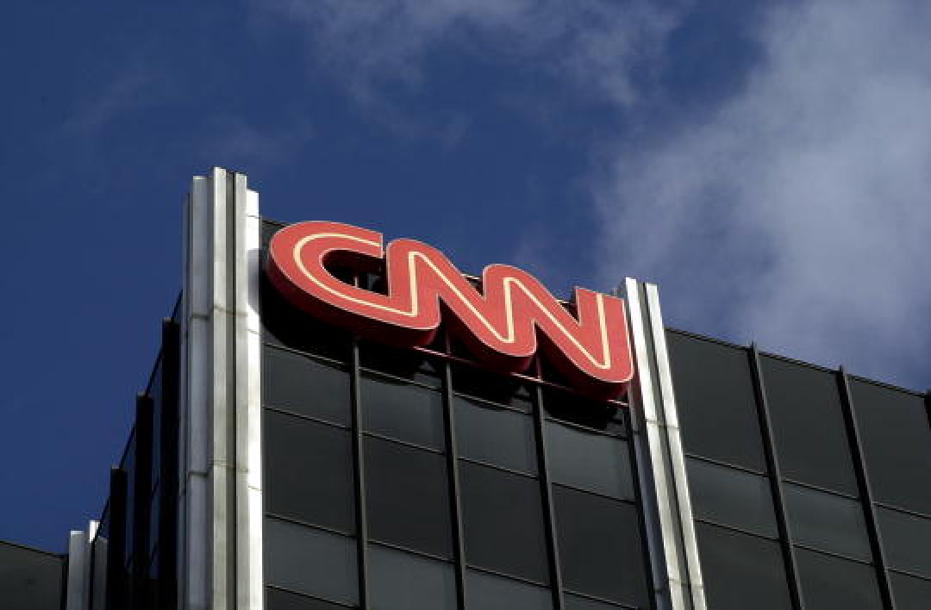 CNN се бори с тежка криза с рейтинга си, променя сутрешни блокове, разпусна екипа си в Ню Йорк 