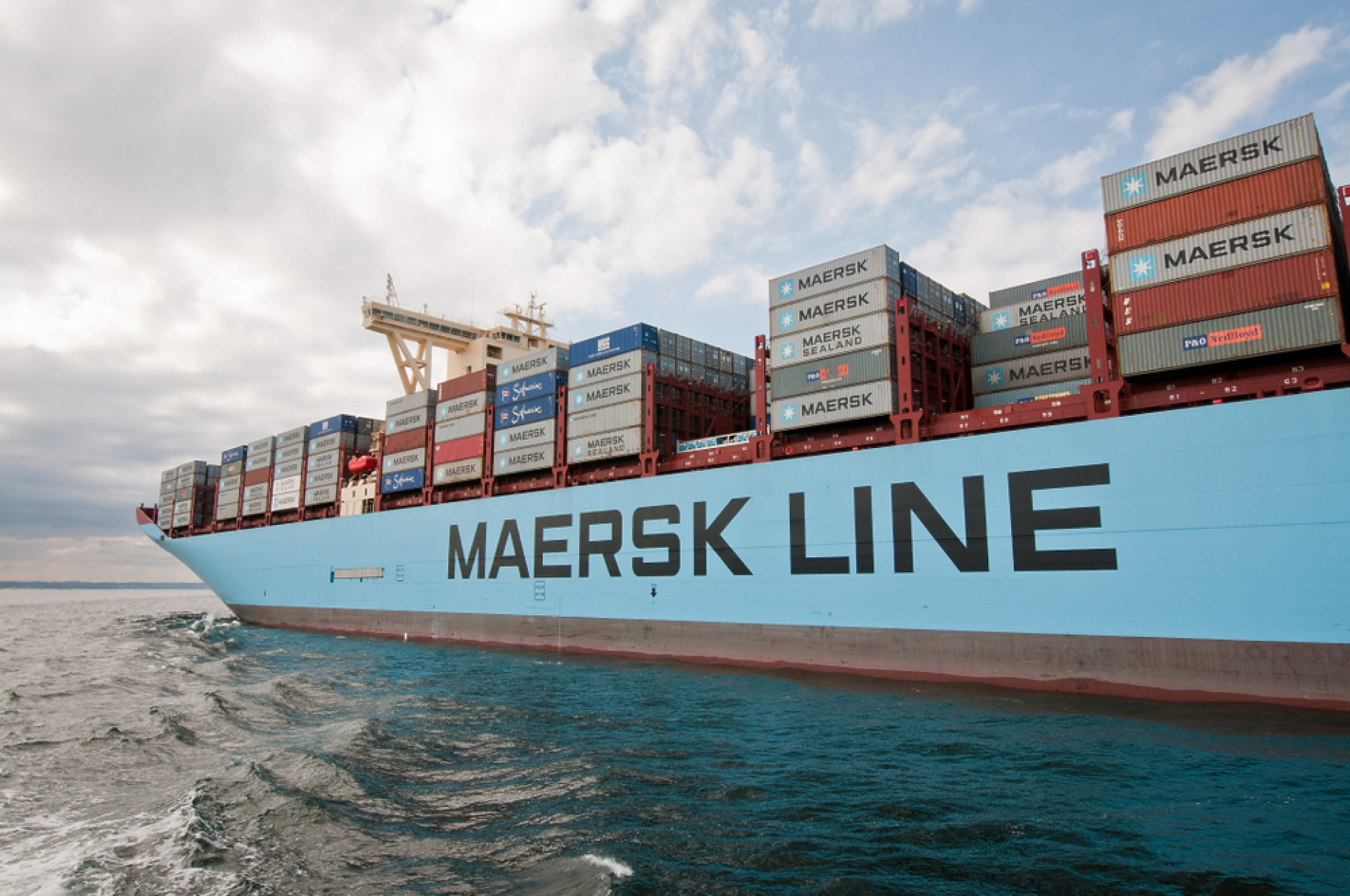 Акциите на Maersk паднаха с  над 16% заради проблемите с корабоплаването в Червено море