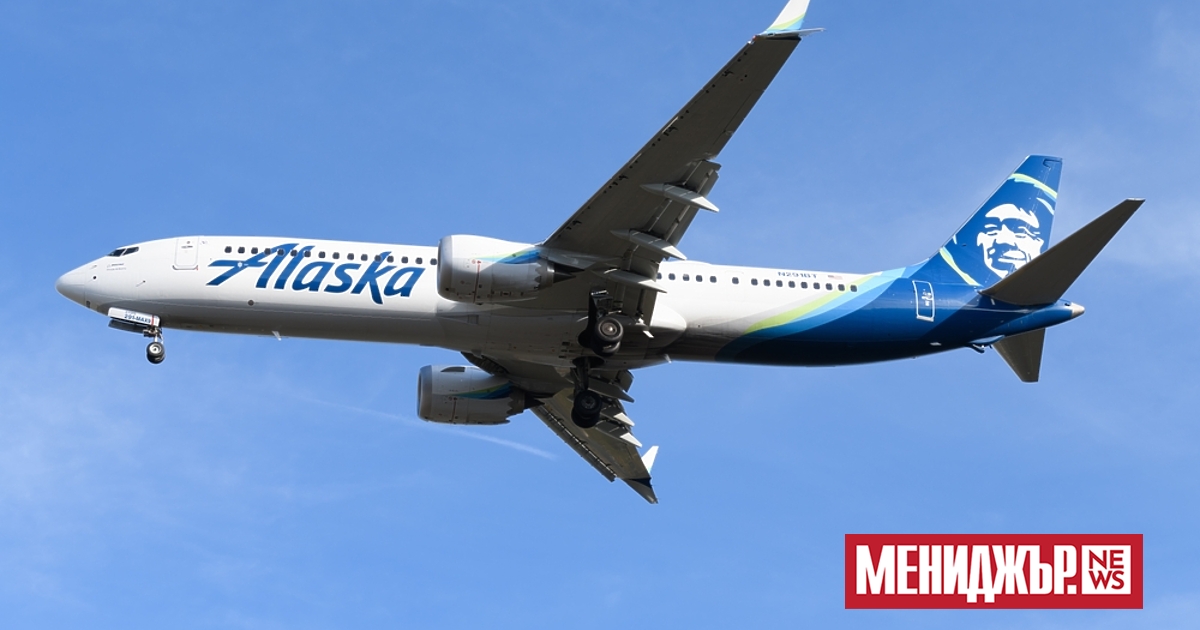 Вратата на самолета Boeing 737-9 MAX на американската авиокомпания Alaska