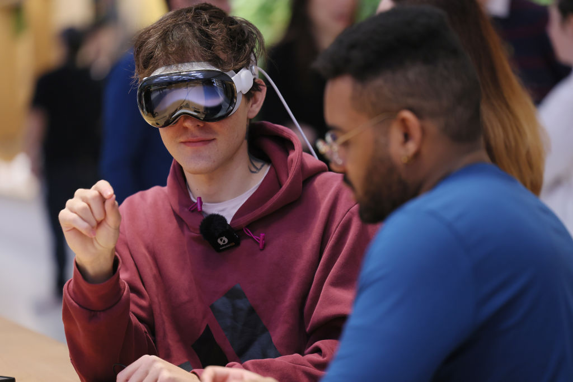 Шофьори на Tesla, използващи очила за виртуална реалност в движение, предизвикаха реакции от Вашингтон