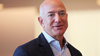Джеф Безос продаде акции на Amazon за над 2 млрд. долара за трети път този месец
