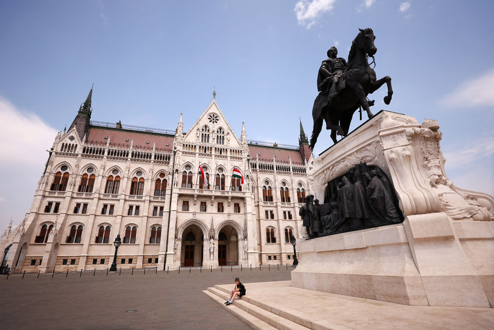 Парламентът на Унгария решава за кандидатурата на Швеция за НАТО