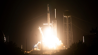 SpaceX изстреля успешно лунната мисия на тексаската компания Intuitive Machines