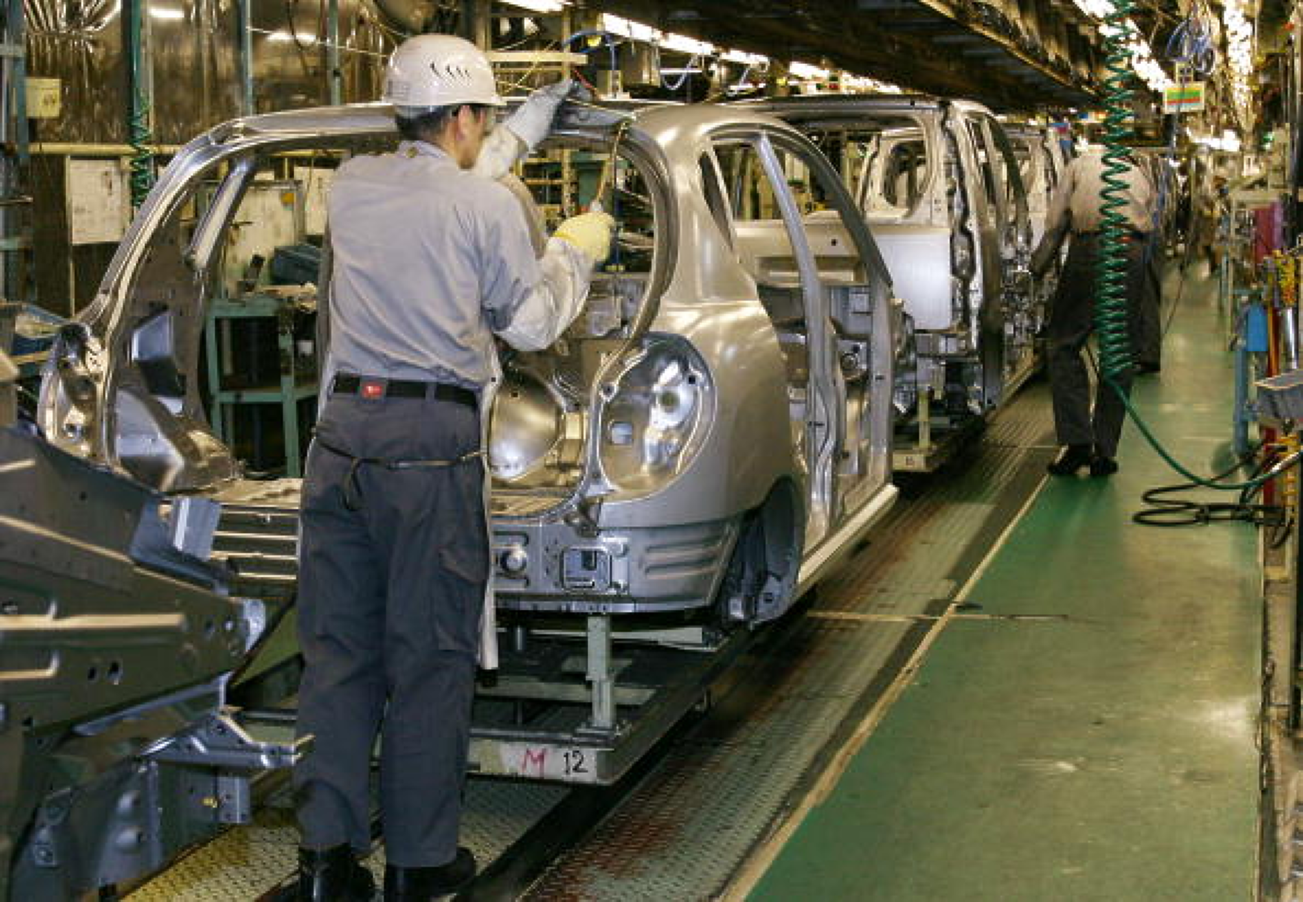 Daihatsu възобновява частично производството на коли в Япония след серията от скандали