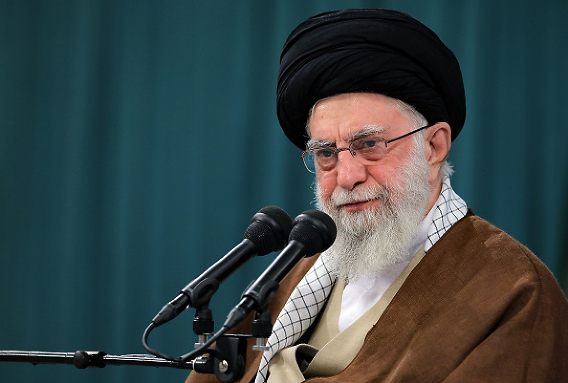 Meta блокира акаунтите на върховния лидер на Иран