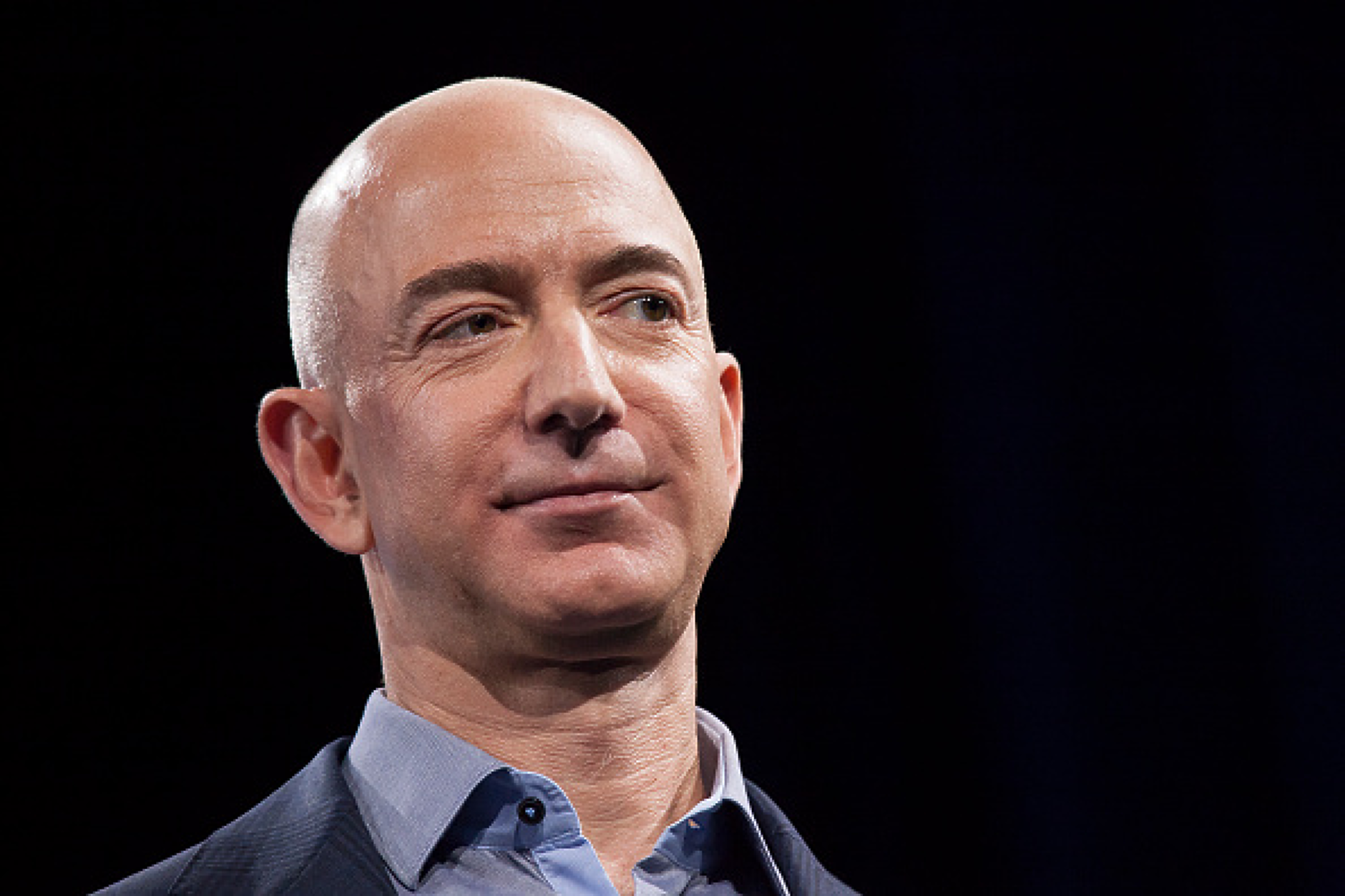 Безос продаде  акции на Amazon за над 2 милиарда долара