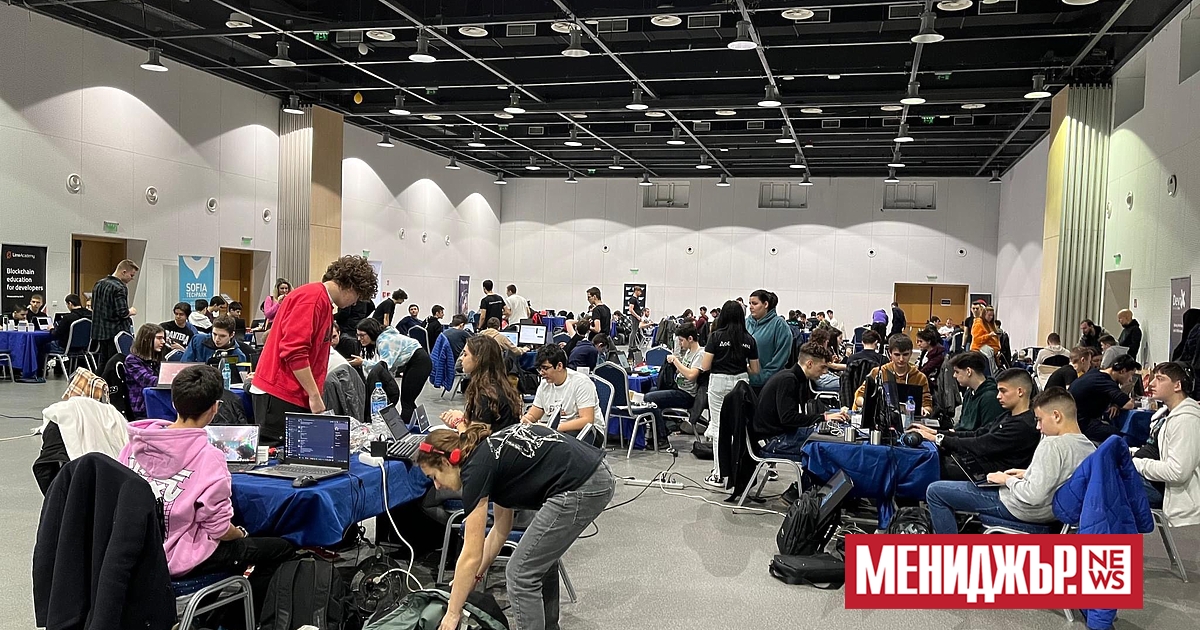 Десетото юбилейно издание на емблематичния за ТУЕС хакатон – Hack