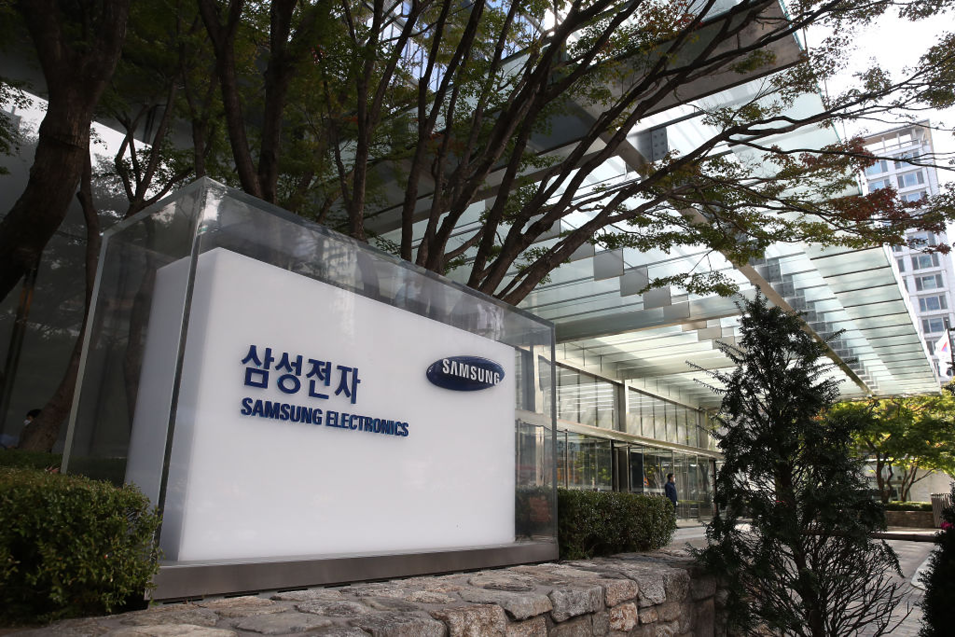 Samsung Electronics продала дела си в нидерландската ASML 