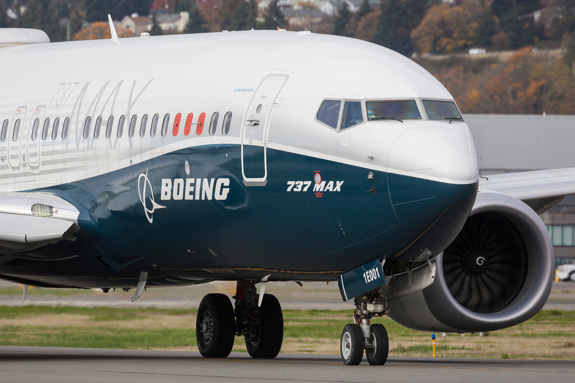 Boeing сменя шефа на проблемната програма 737 Max