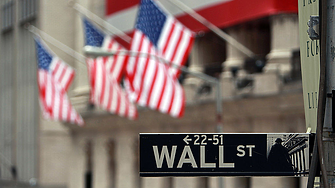 Светът на парите: Призракът на рецесията и рисковета за акциите в САЩ  