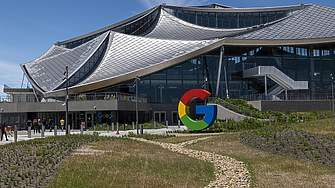 Хубаво е, ама не е готово: В супер модерния нов офис на Google почти няма Wi-Fi