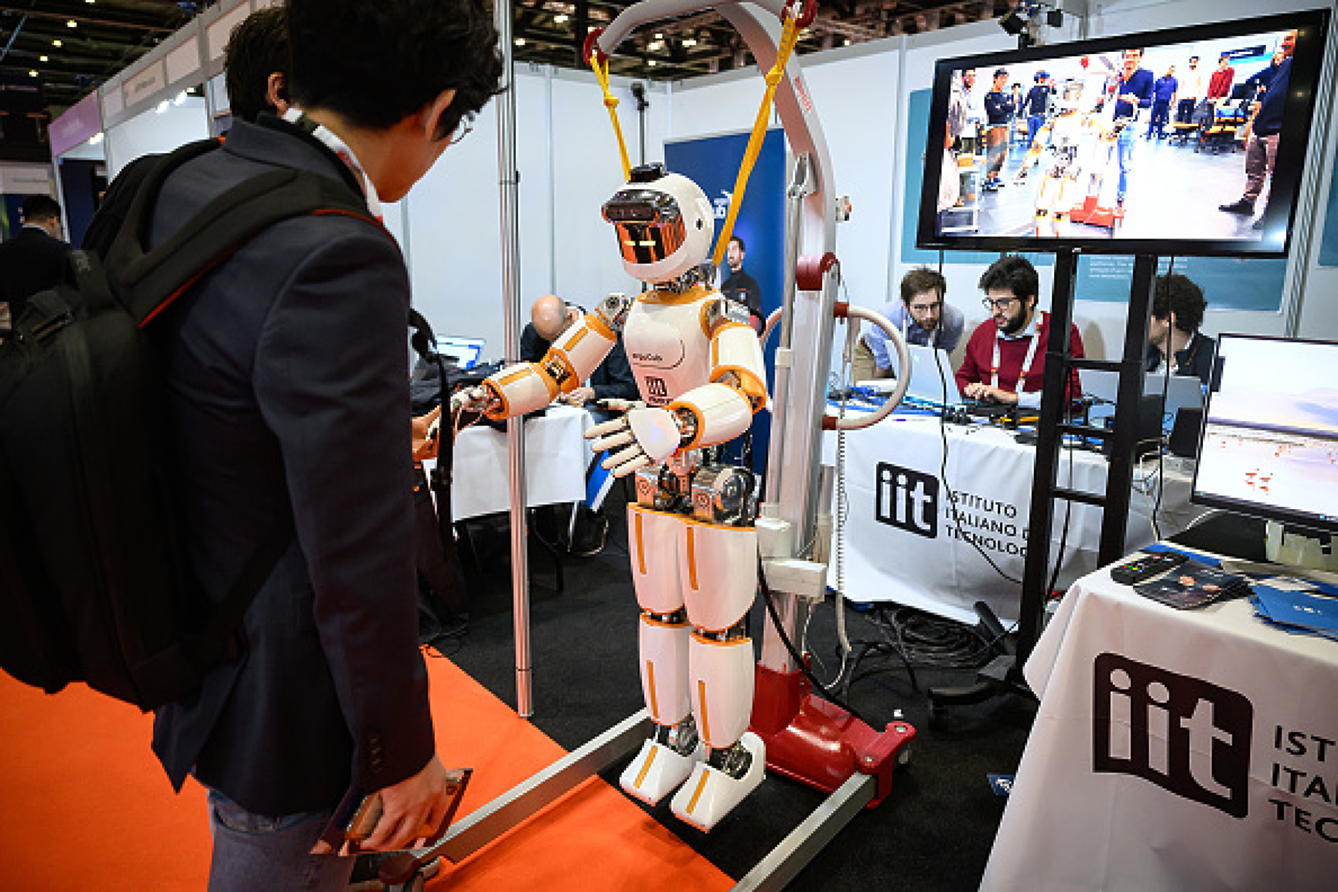 Digital Age: Стартъп за хуманоидни роботи събра 2,6 млрд. долара с вот на доверие от Безос, OpenAI и  Nvidia