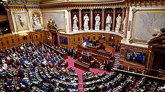 Френският Сенат прие законопроект който вписва в конституцията правото на