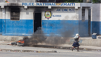Въоръжени групировки нападнаха президентския дворец в Хаити