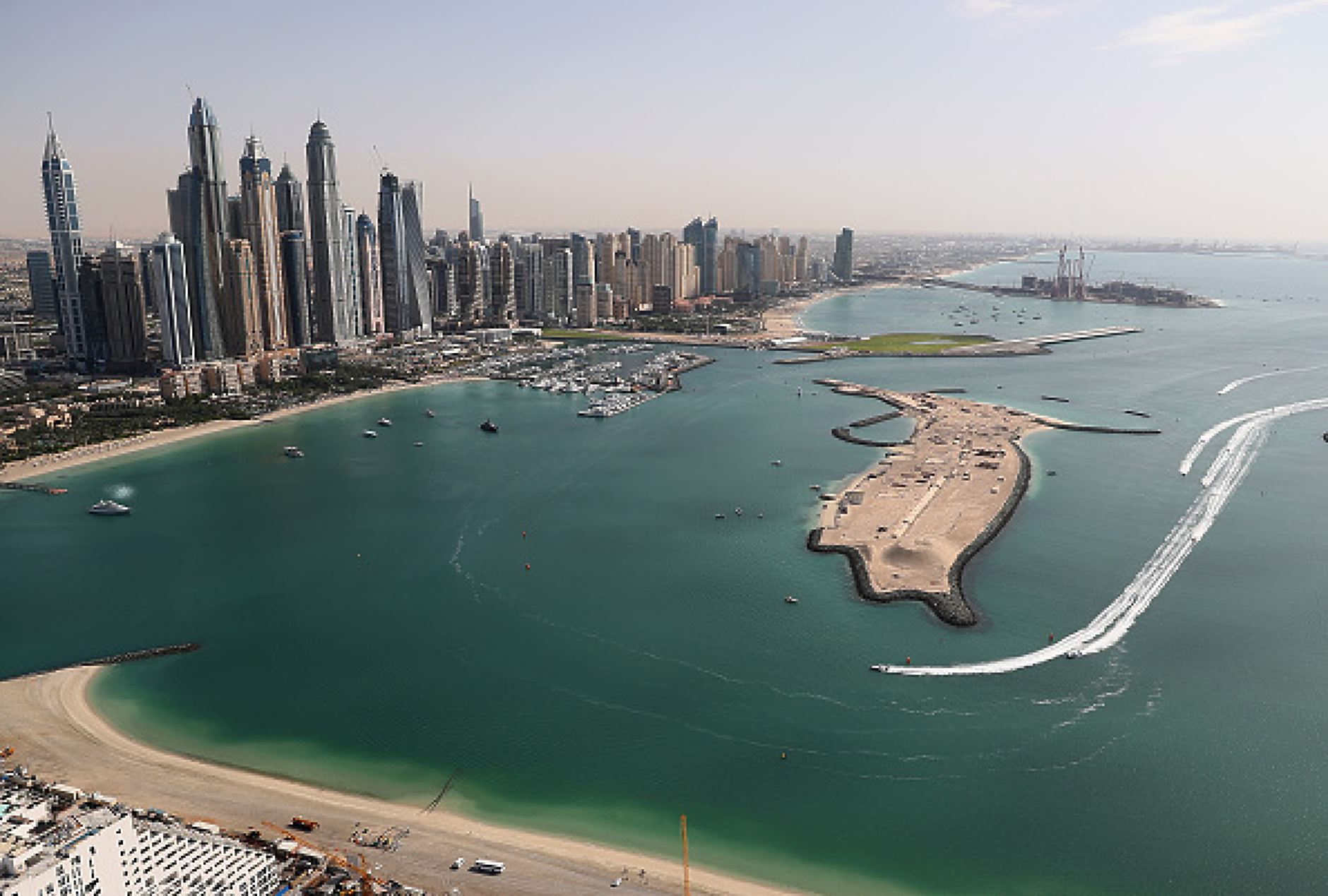 Дубай въвежда годишен данък от 20% за чуждестранните банки