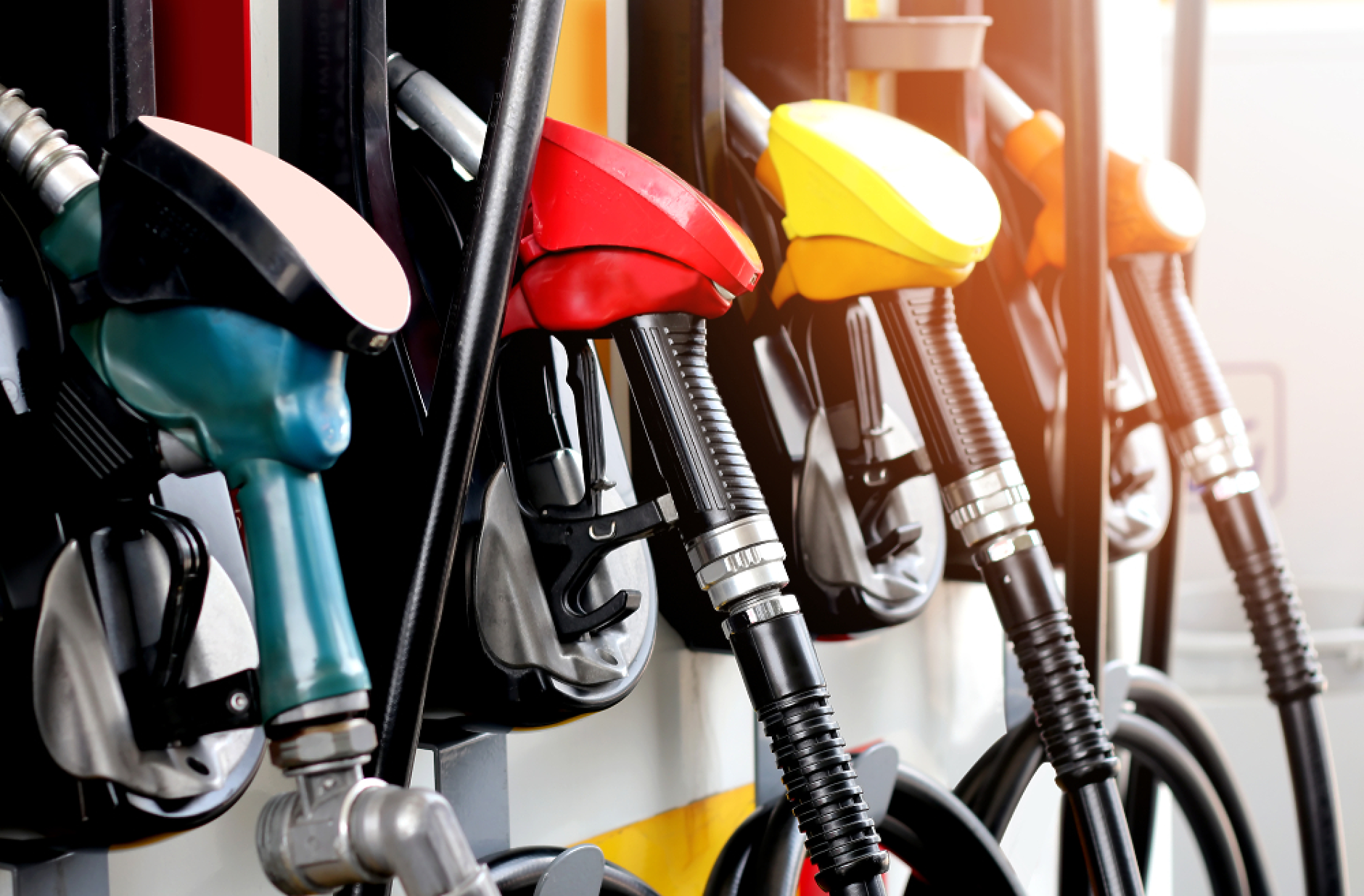 Дизел и бензин поскъпват,  цената на метана отбелязва спад 