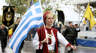 В Гърция ще набират жени за военна служба