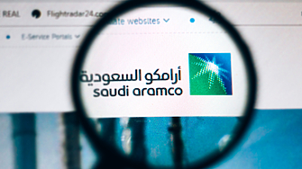 Държавният петролен гигант на Саудитска Арабия Aramco отчете 25 спад