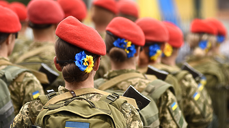 Украинските жени войници се бият на два фронта - срещу руснаците и срещу сексизма в техните редици