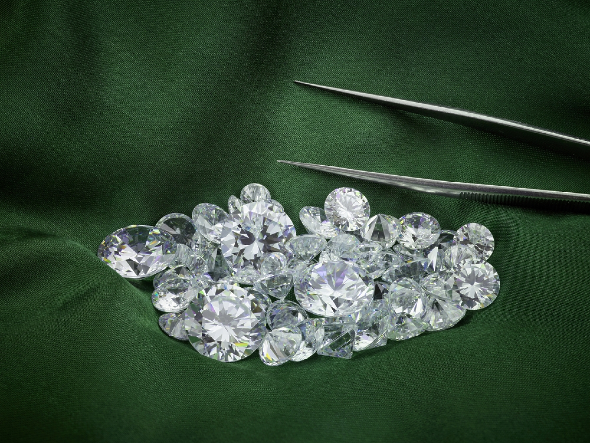 Лабораторно отгледаните диаманти завземат все по-голяма част от  световния пазар