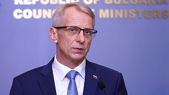 Денков депозира оставки в деловодството на НС
