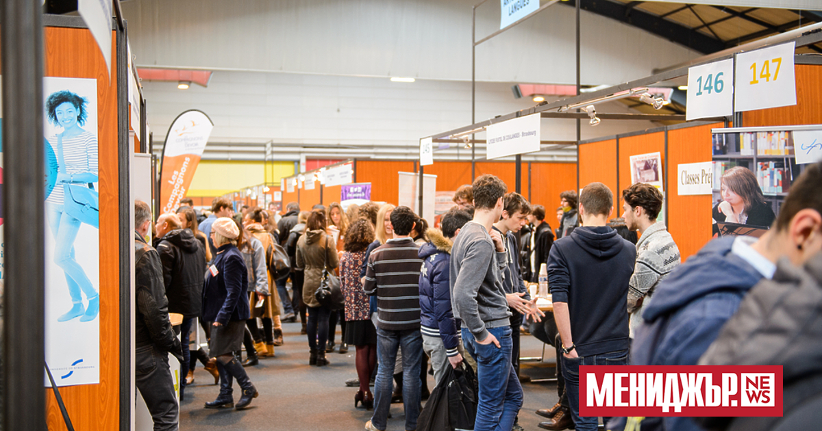 Експеримент с ученици, които са облечени в училищни униформи, започна