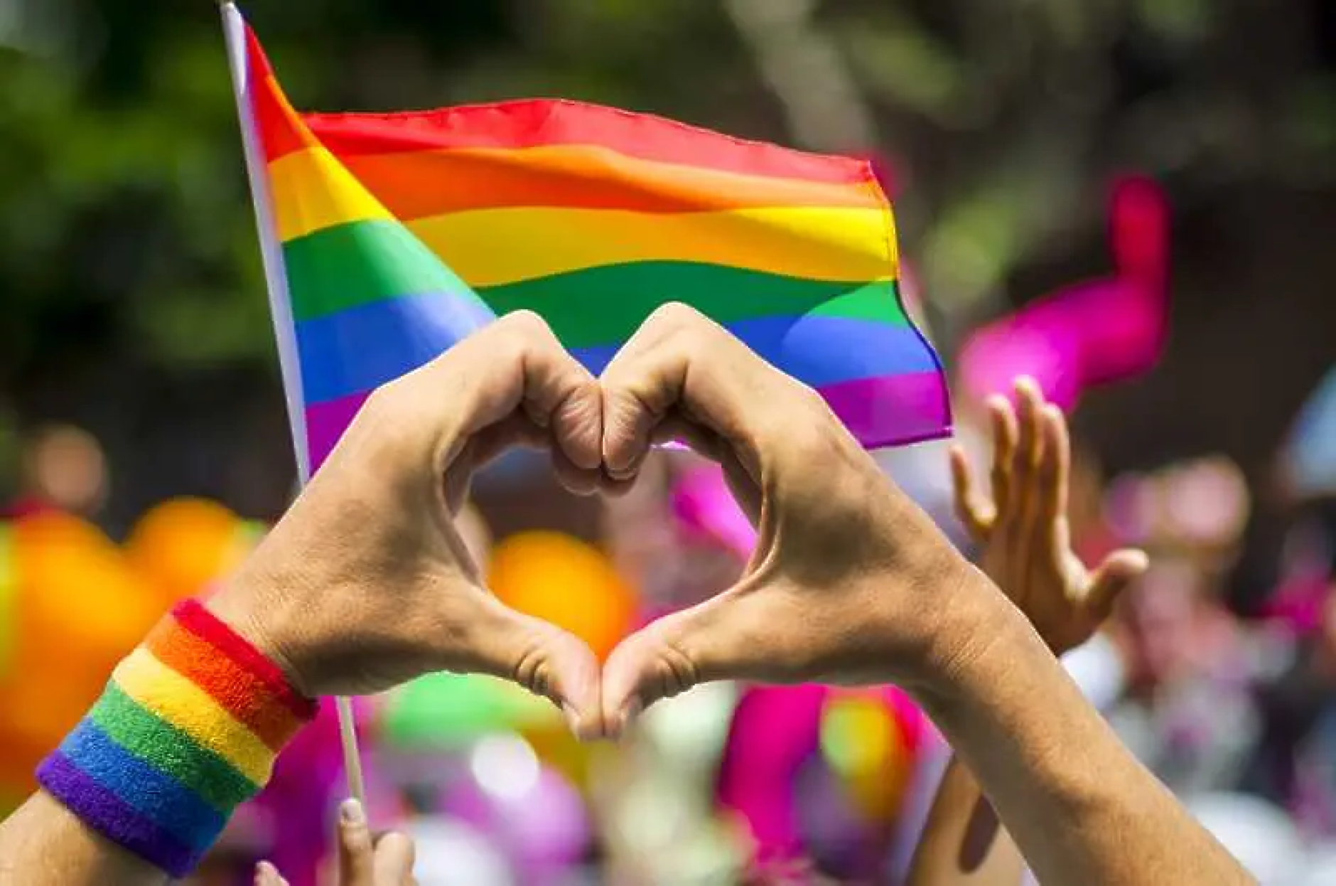 След новия закон в Гърция: първата гей двойка сключи брак