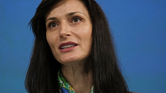 Мария Габриел оттегли кандидатурата си за министър-председател