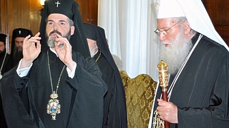 Варненският и Великопреславски митрополит Йоан като най старши в намаления състав
