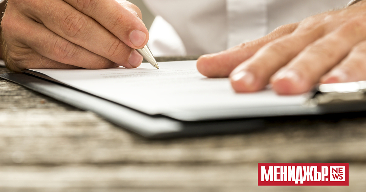 Часове преди връчването на мандата при президента Румен Радев, а