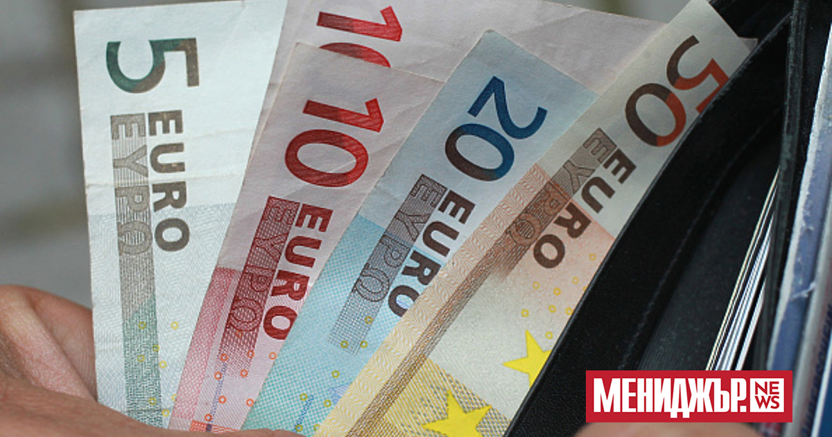 От 1 април повишават минималната работна заплата в Гърция. Министърът