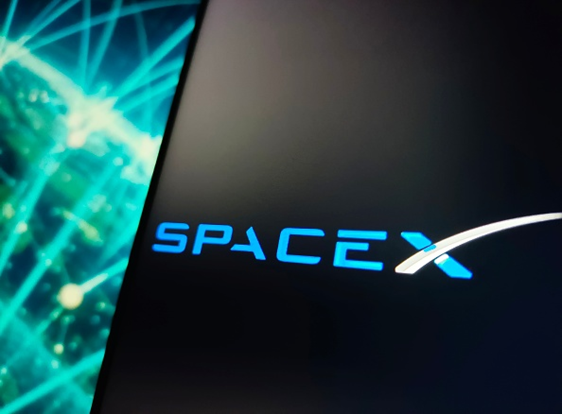 SpaceX започва да продава сателитни лазерни връзки за бързи комуникации