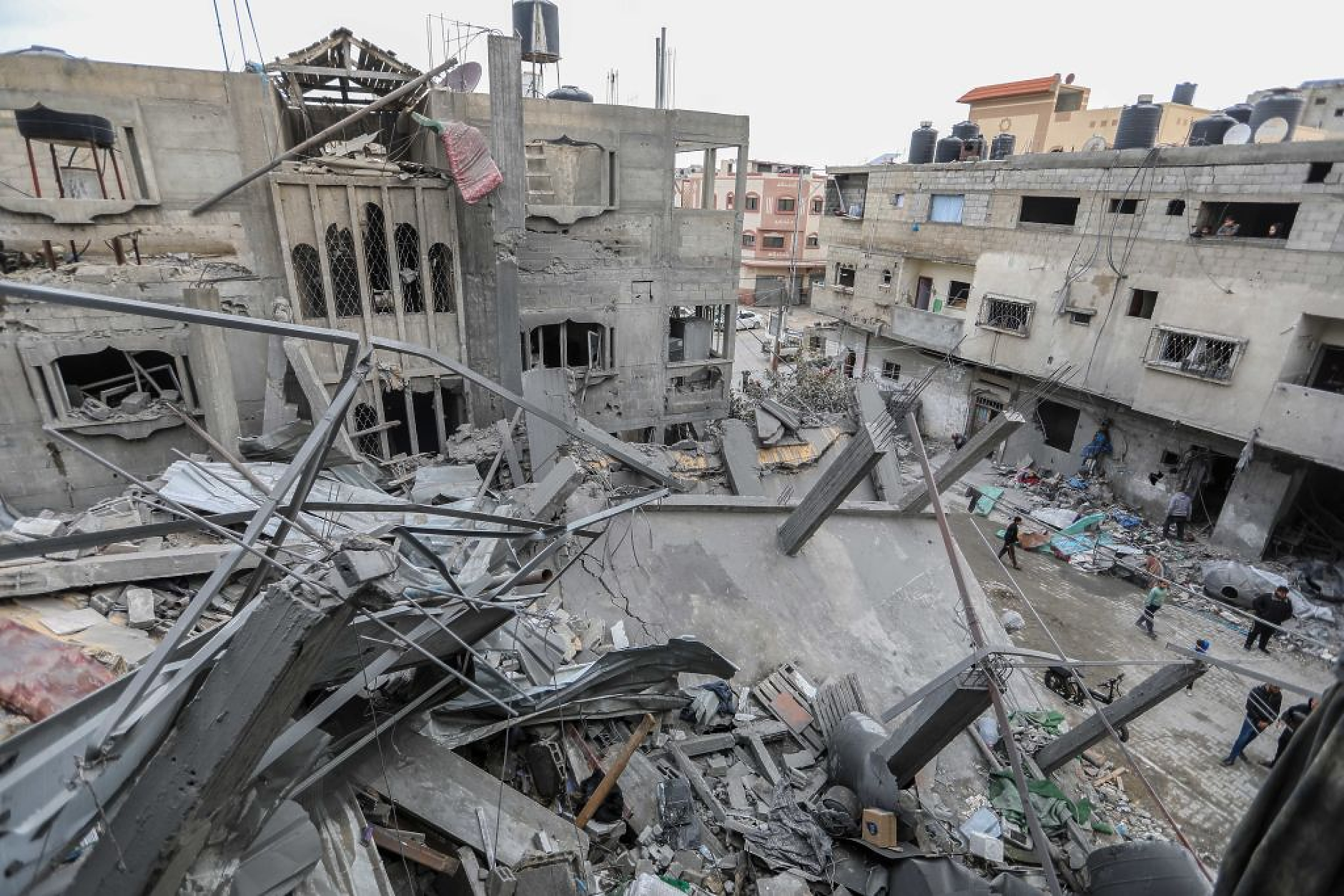 Израел e обсадил още две болници в Газа и е поискал те да бъдат евакуирани, твърдят палестински източници