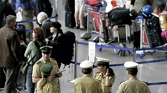 Служителите по сигурността на няколко летища в Германия сред които