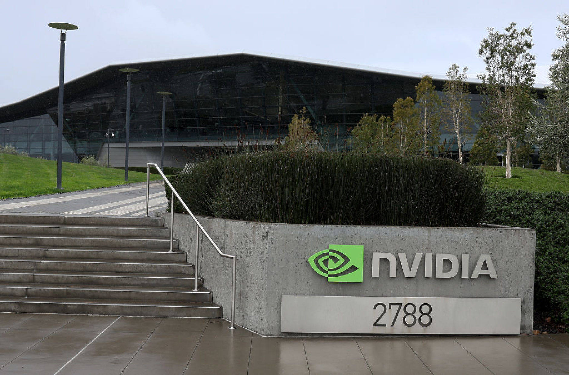 Nvidia вгражда генеративен изкуствен интелект в хуманоидни роботи