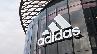 Германският  производител на спортни облекла Adidas регистрира първата си загуба от над 30 години