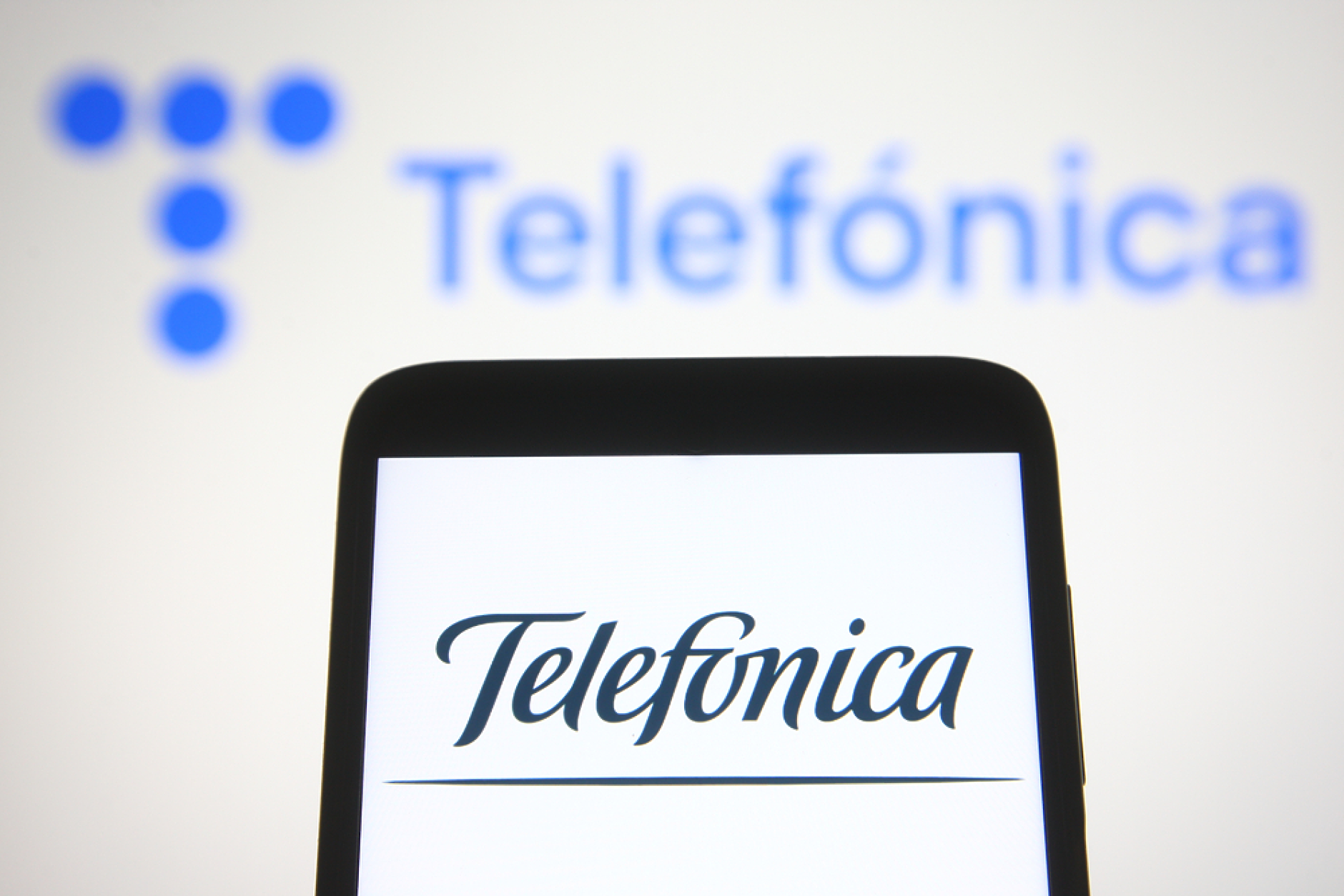 Испания придоби 3% от Telefonica, за да противодейства на акционера  Saudi Telecom