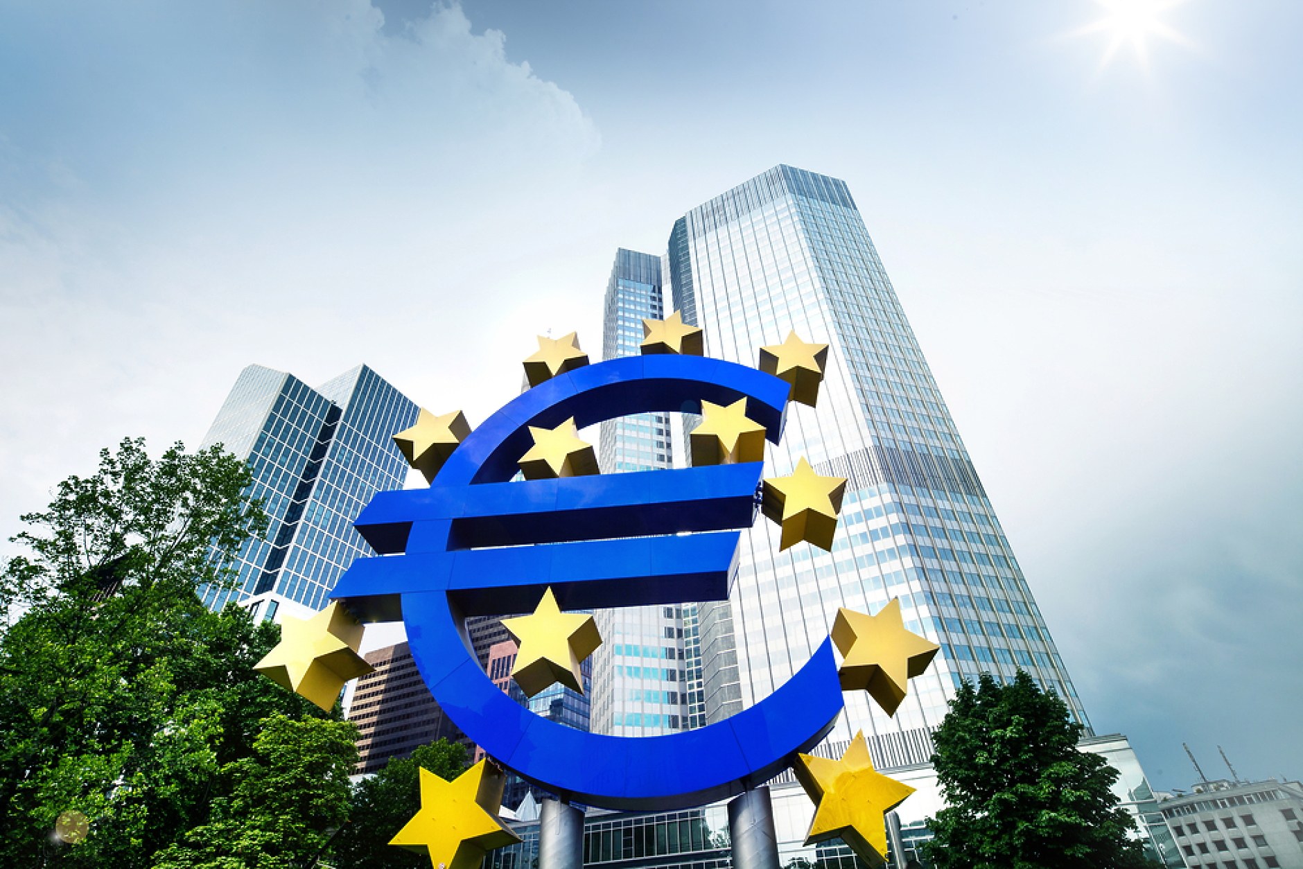 ЕЦБ отчете лек ръст на банковото кредитиране  в еврозоната през февруари