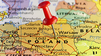 Полша заяви, че Русия е нарушила въздушното ѝ пространство при нападение срещу Западна Украйна