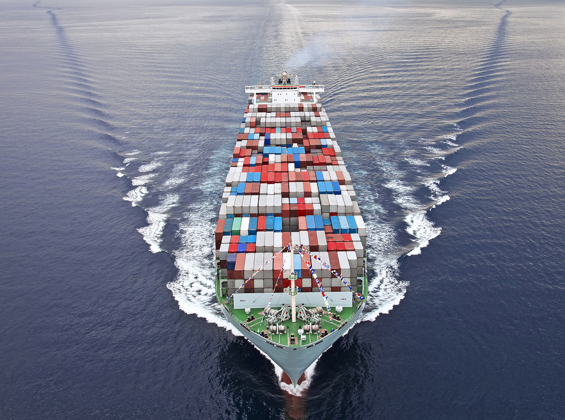 Въглероден данък или горивен стандарт? Как корабоплаването ще реши проблема с емисиите си