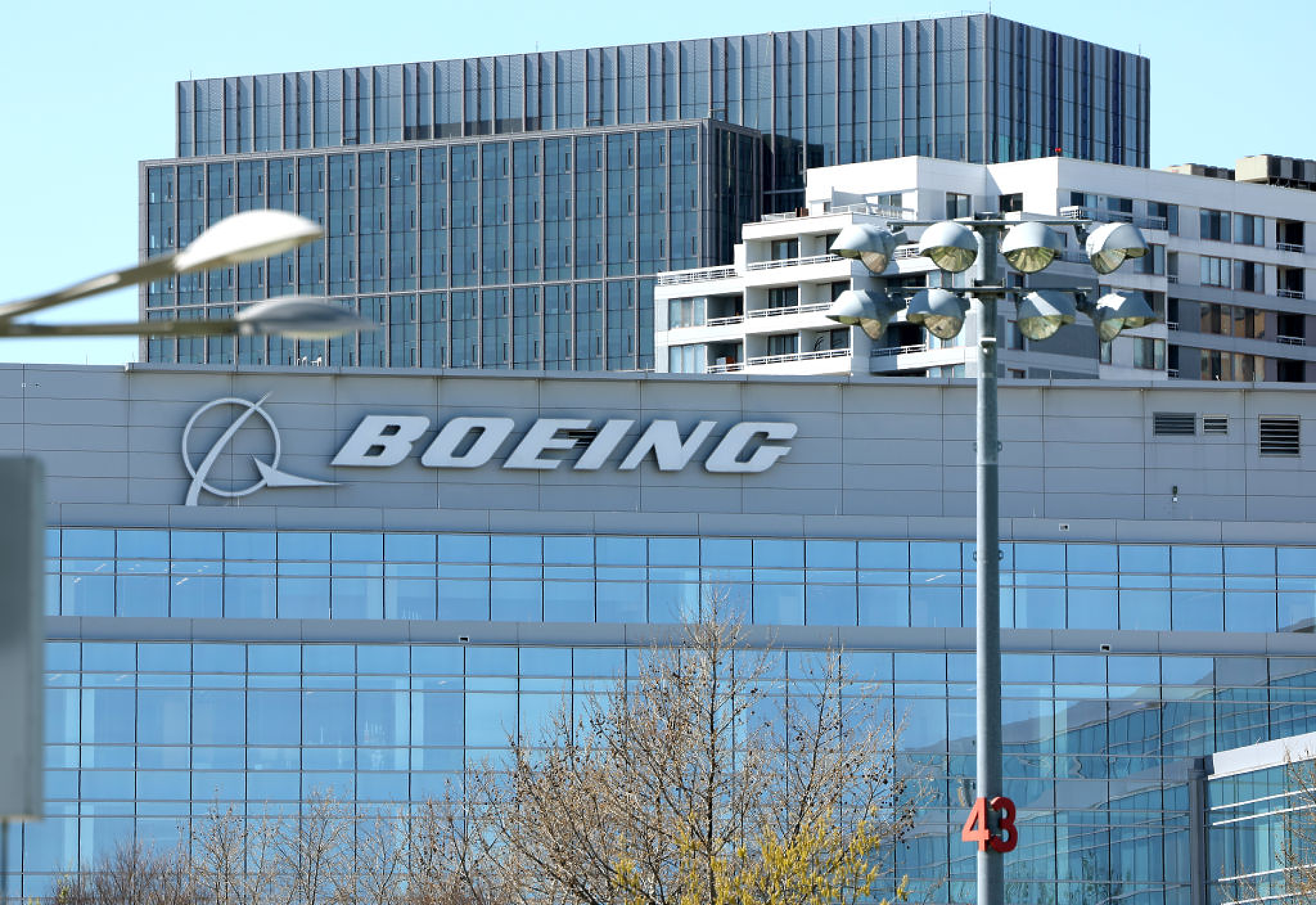 Нов инцидент със самолет на Boeing, този път се разкачи панел на двигателя