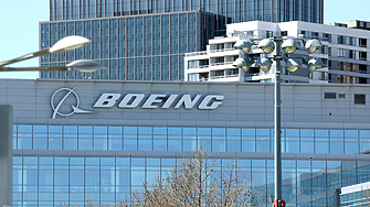 Нов инцидент със самолет на Boeing, този път се разкачи панел на двигателя