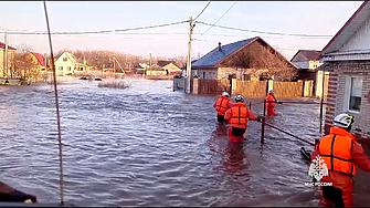 Русия и Казахстан издадоха заповед за евакуация на повече от