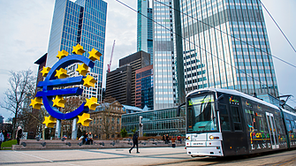 ЕЦБ може да започне да намалява лихвите преди Фед 
