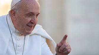 Папа Франциск отправи призиви срещу конфликтите в Газа и Украйна във Във Великденското си обръщение